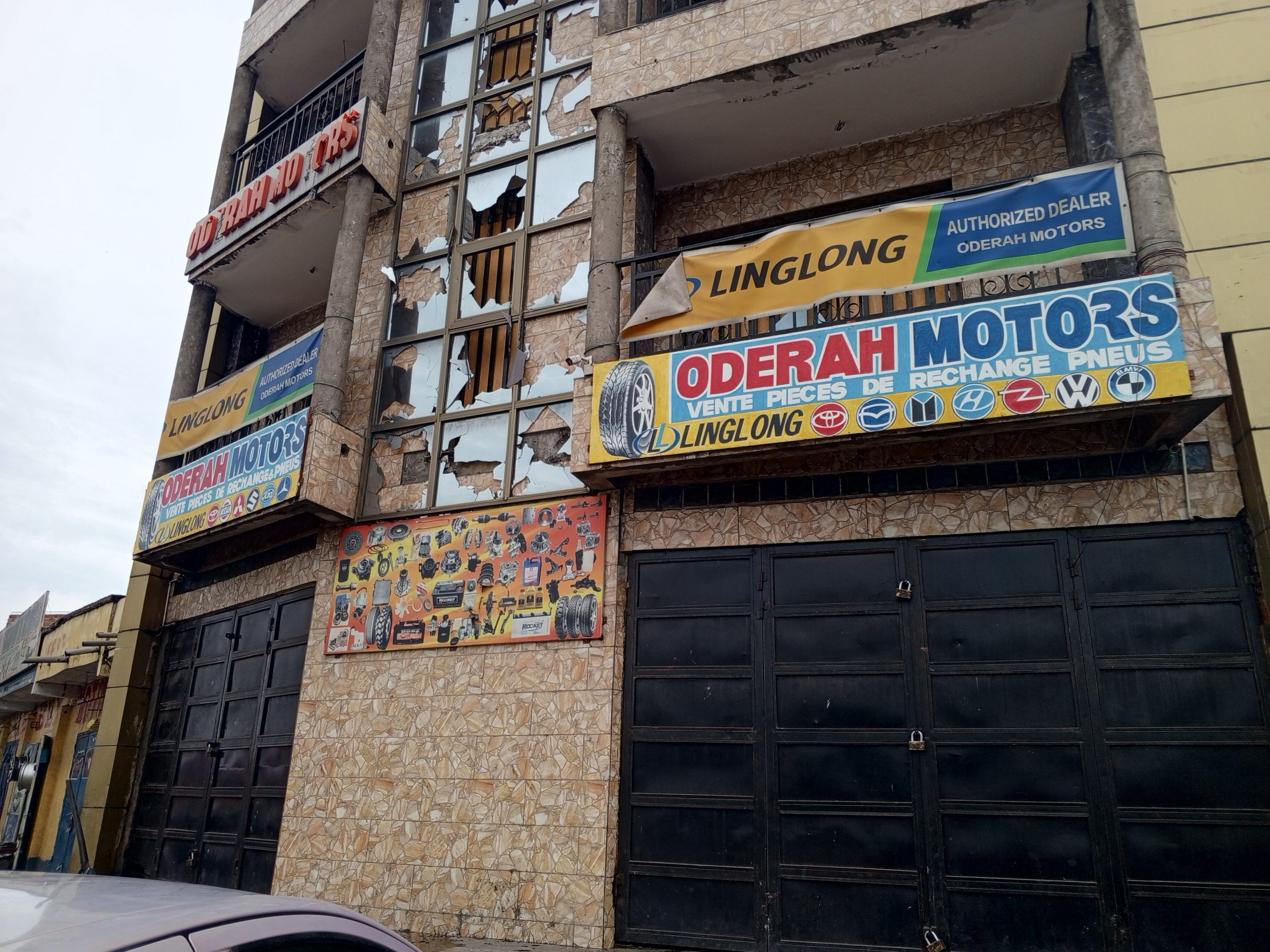 Kasa-Vubu : Le bâtiment commercial d’un Nigérian vandalisé par un groupe de motards après l’interpellation d’un…