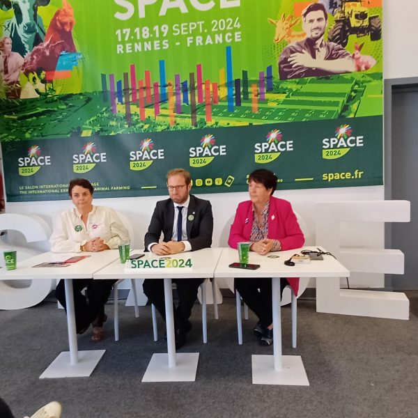 Conférence de Presse au SPACE 2024 : Nicole Le Peih et Antoine Armand saluent l’engagement agricole…